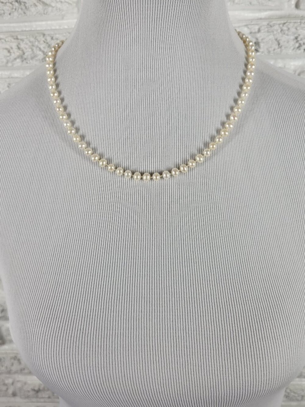 Vintage Gold Tone Filigree Clasp Faux Pearl Necklace‎ 19" Knotted Classic N16E